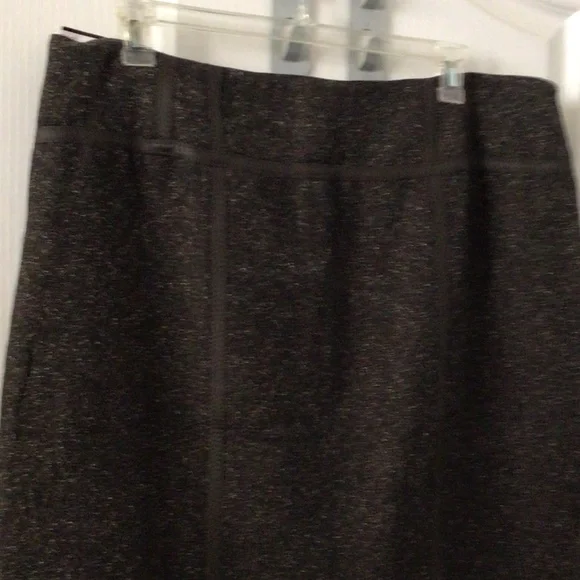 Stylish Brown skirt with leather-like stripes - Picture 2 of 16